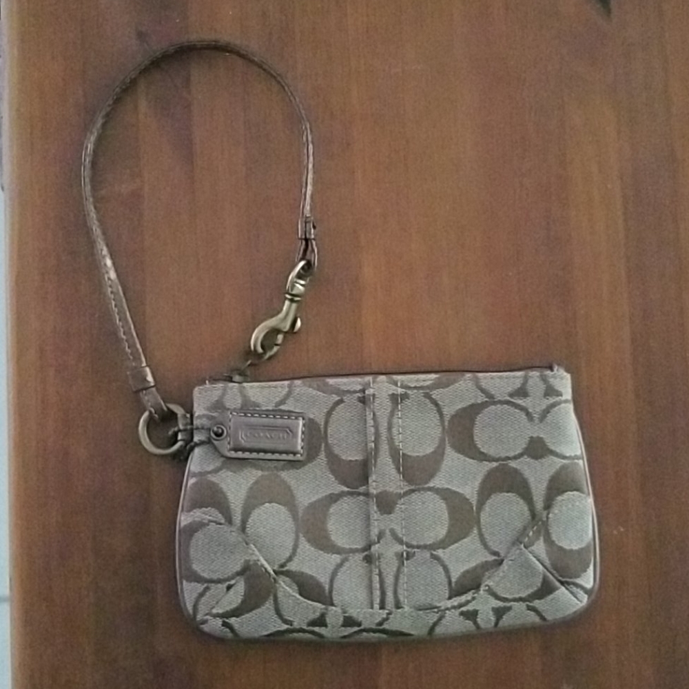 Wristlet